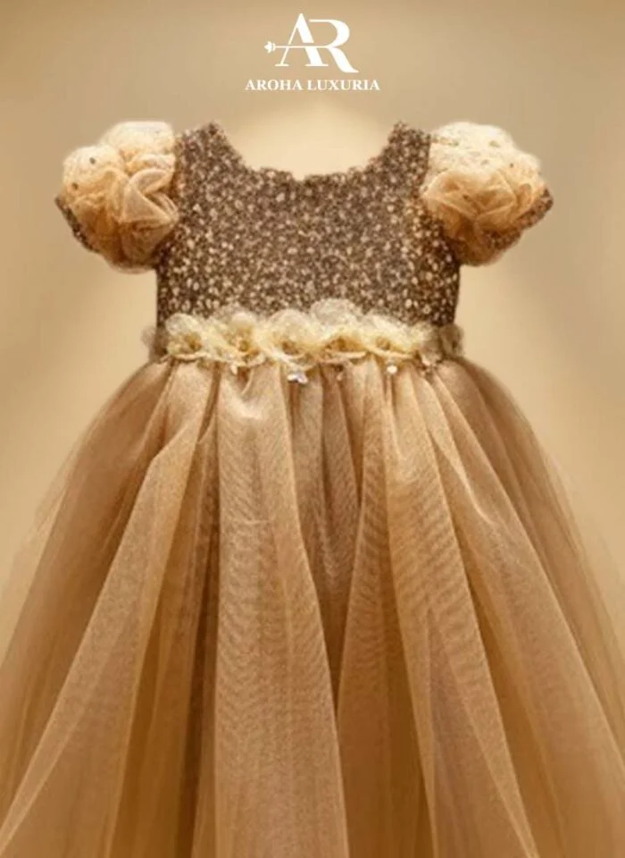 Front-Yellow-CloseUp-700x960