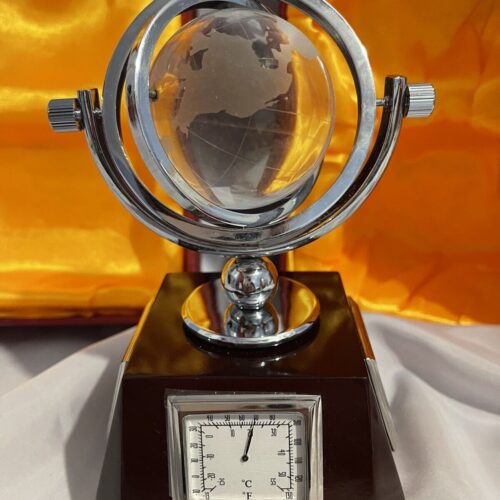 CRYSTAL GLOBE + CLOCK | Vorson Giveaways